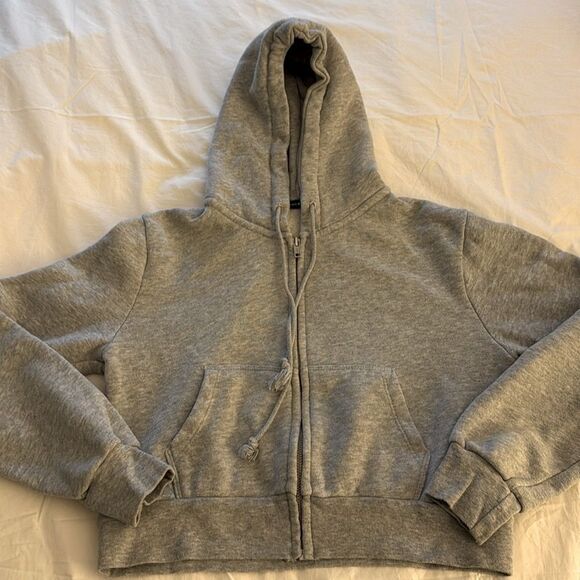 Brandy Melville Christy Hoodie in Heather Gray. Regular Fit. - Picture 4 of 8